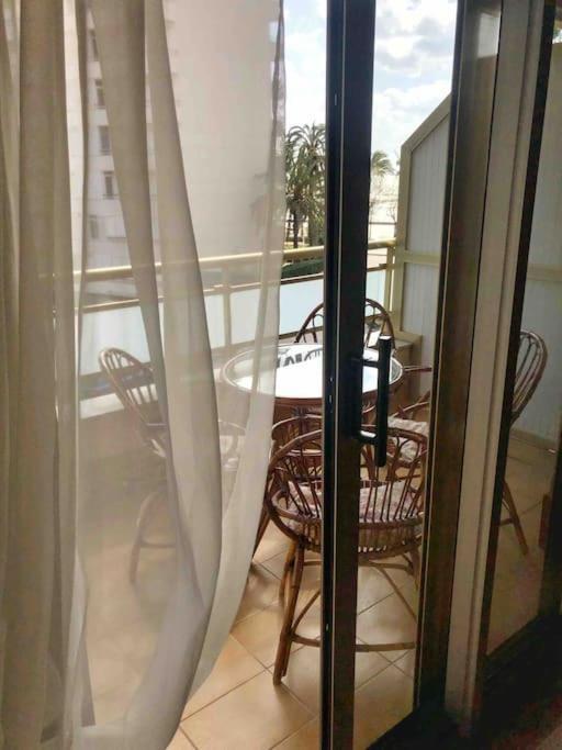 Pis A Tocar De La Platja Amb Wifi I Parking Inclos Calafell Exterior photo