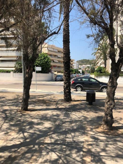 Pis A Tocar De La Platja Amb Wifi I Parking Inclos Calafell Exterior photo